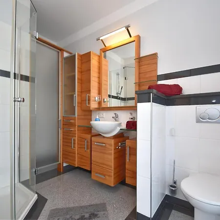 Lovely Flat In With Luxurious Furnishings With Southern Flair Apartment