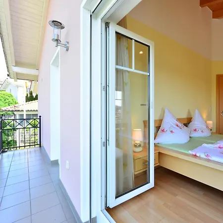 Lovely Flat In With Luxurious Furnishings With Southern Flair Apartmán