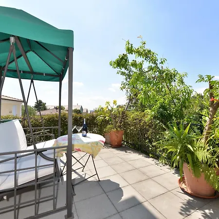 Apartmán Lovely Flat In With Luxurious Furnishings With Southern Flair *
