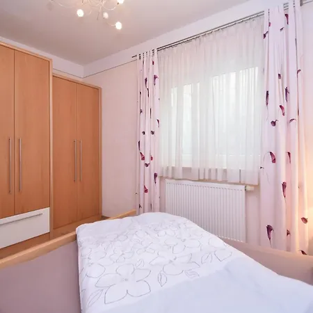 Lovely Flat In With Luxurious Furnishings With Southern Flair Apartmán